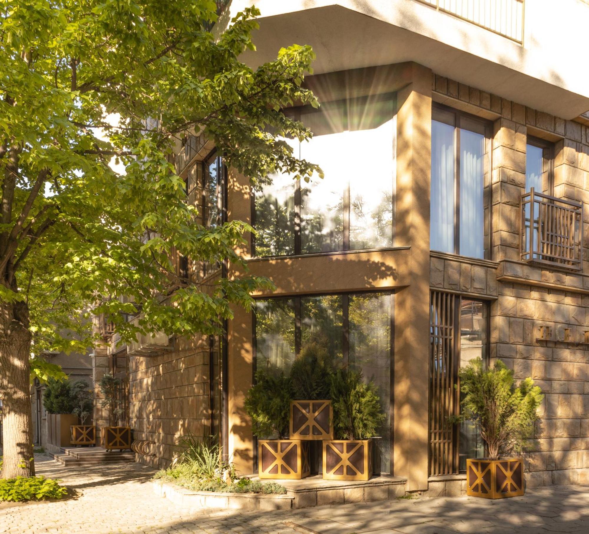 The Hidden Bank: Silver Bullet Plovdiv Exterior photo